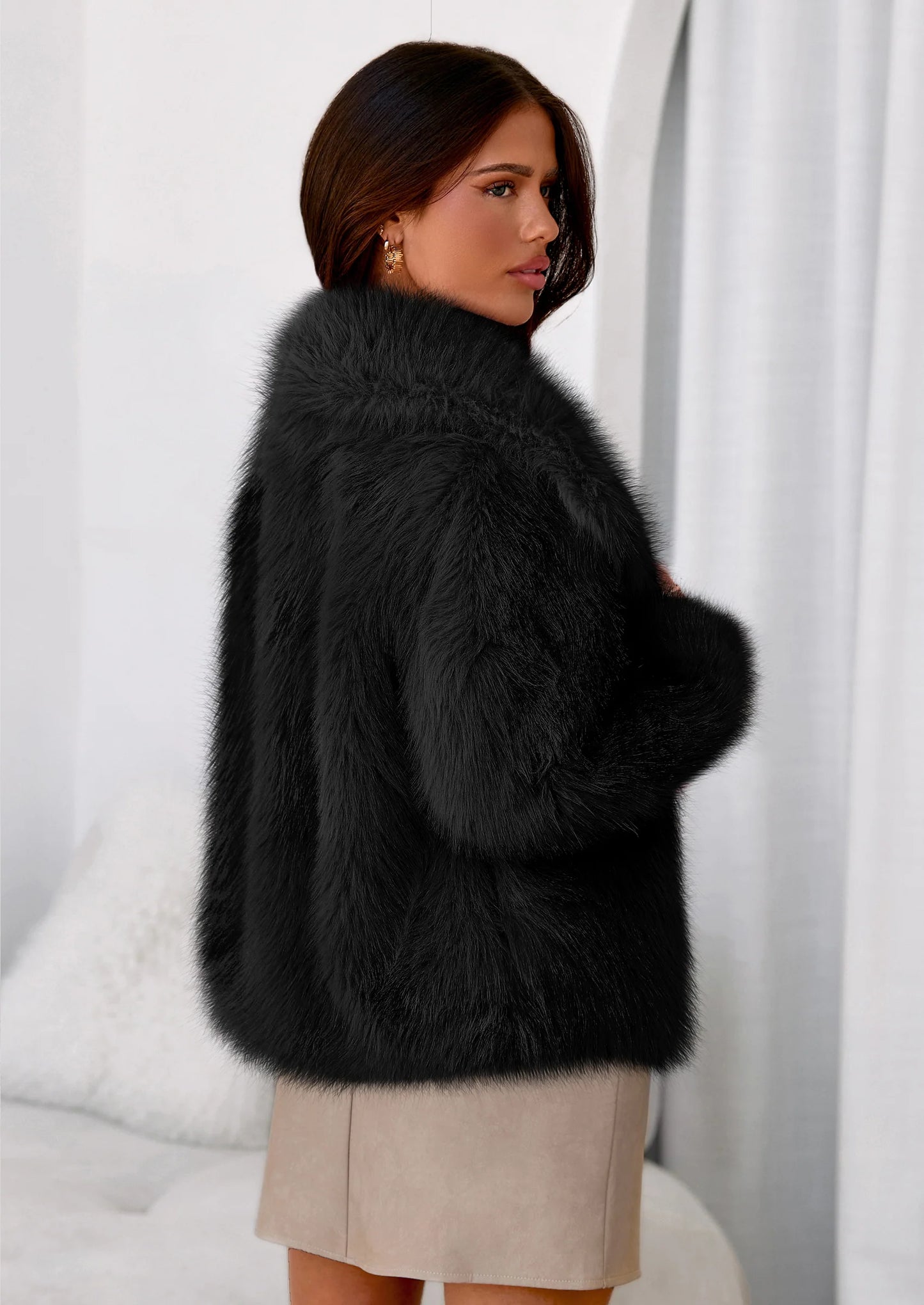 Womens Winter Coats Trendy Long Sleeve Furry Faux Fur Jackets Button Lapel Warm Fall Outwear with Pockets