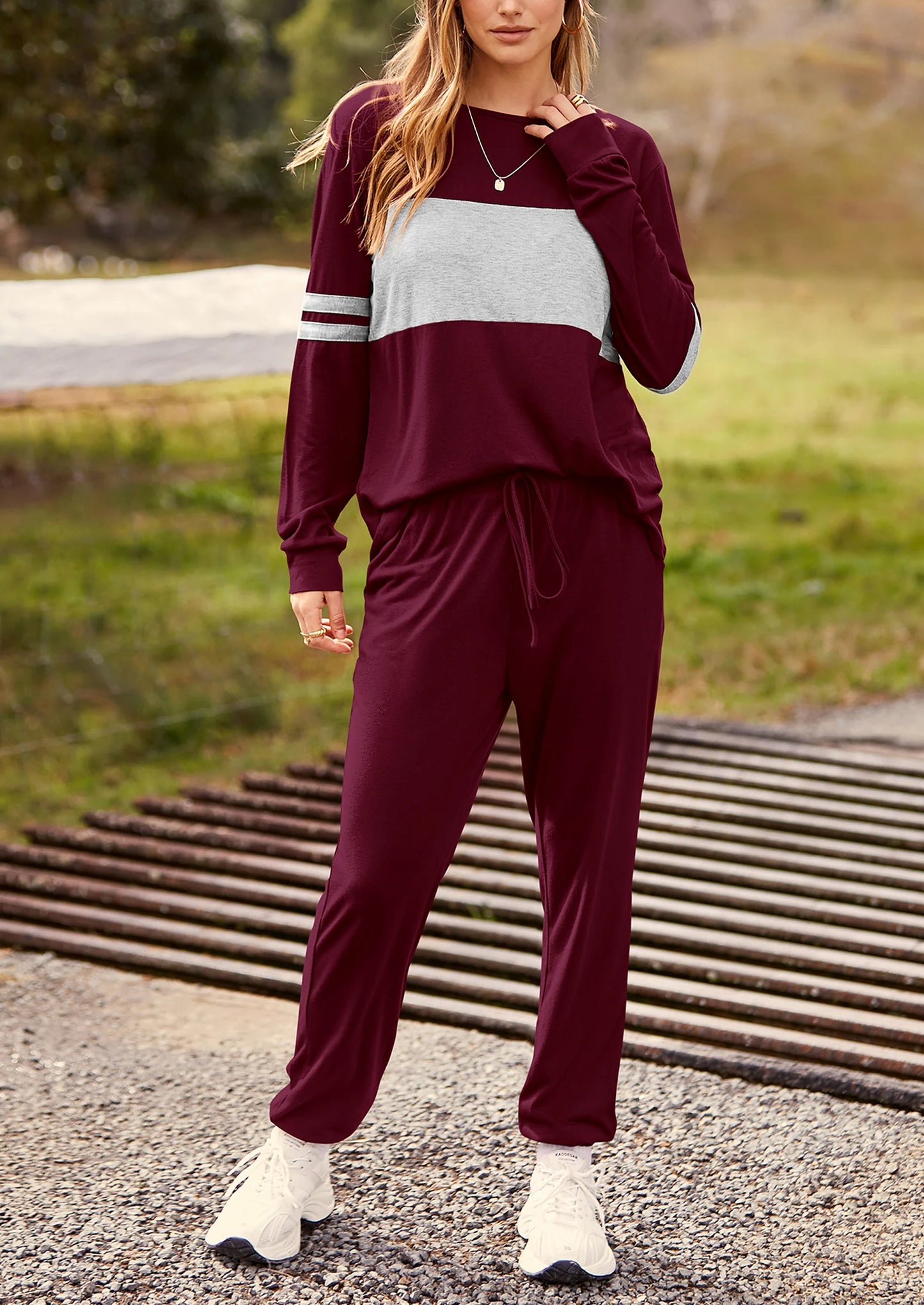 Women's Color Block 2 Piece Spring Tracksuit Crewneck Long Sleeve Tops Long Sweatpants Outfits Lounge Sets